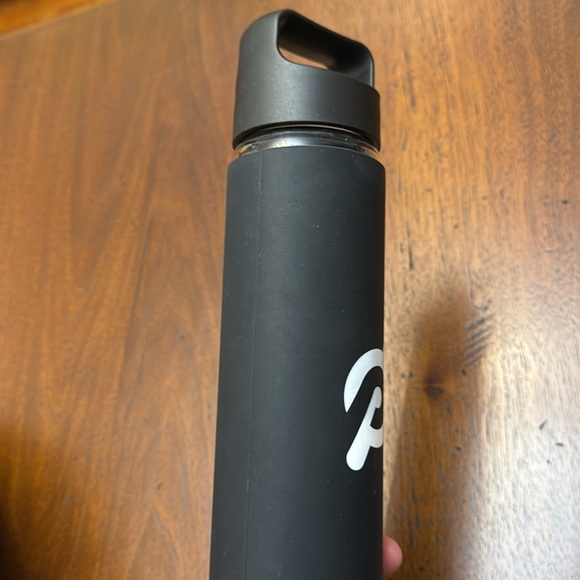 Peloton Glass Water Bottle 16 oz water bottle - Picture 4 of 11